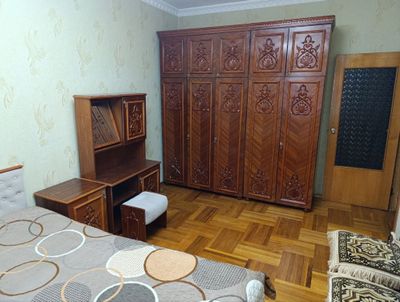 Продается спальный гарнитур румынский