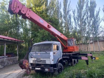 Avtokran 25 t xolati zor