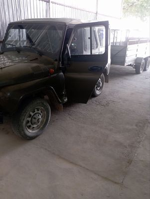 Uaz 469 sotiladi.