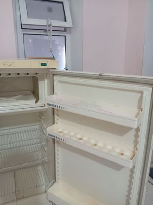 Холодильник сатылады зор ыслеп тұрыпты бахасы 1 млн 100 келісымлы