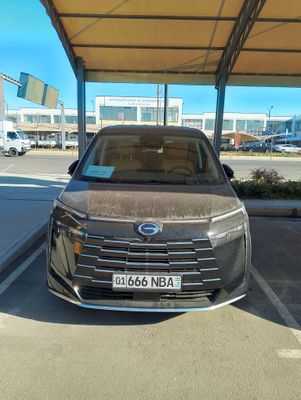 GAC E8 PHEV gibrid