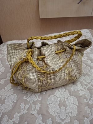 Продам кожаную сумку под питона