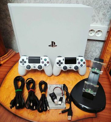 PlayStation 4 PRO (прошитая, версия 11.00)
