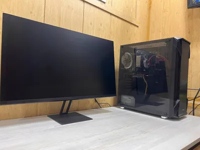 Продается комплект монитор и кейс