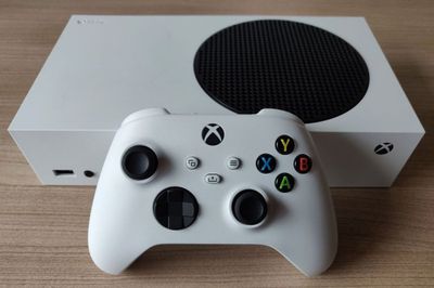 Xbox series s + монитор