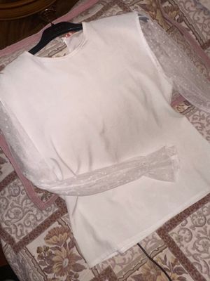 Белая кофта