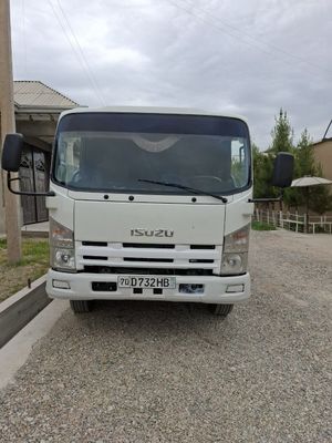 Isuzu suv Mashina vodavoz водавоз машина suv