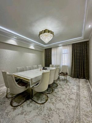 стол и 12 стульев