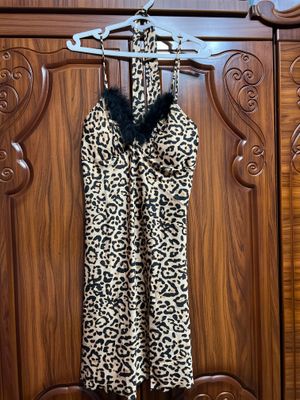 S razmer yangi kiyilmagan 250.000 tg @Nilufar_007