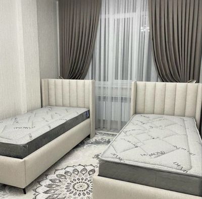 Односпальное кровать и детская кровать
