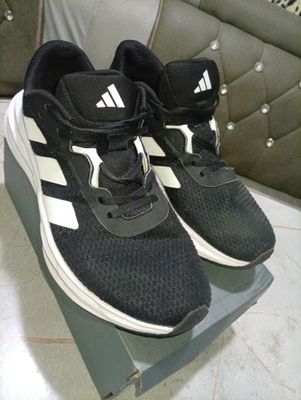 Кроссовки Adidas Originals 43 + Подарок Тапочки Adidas