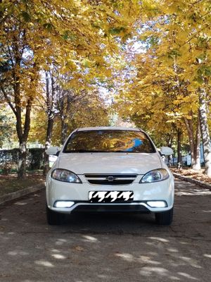 Продам шевролет джентра 2017года пробег 155тысяч. ДТП не был чистая.