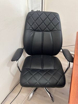 Продается офисное кресло в идеальном состоянии!
