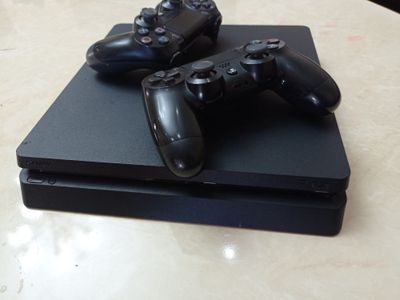 PlayStation 4 slim