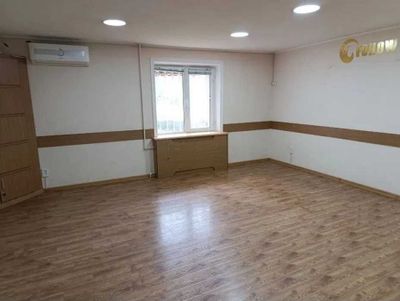 Офис м.Буюк Ипак Йули 1-этаж 104 м² ремонт парковка на 2-3 маш 2-линия