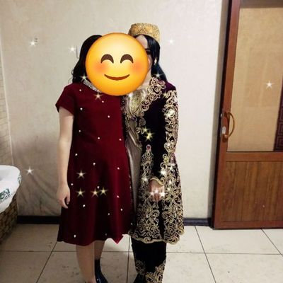 Qizil koylak va qora koylak har qaysi 100 mingdan
