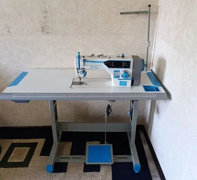 Продается швейная машинка atlas b1 со столом