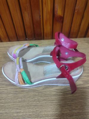Кожаные босоножки фирмы Marila colours