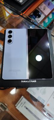 Samsung Galaxy Z Fold 5