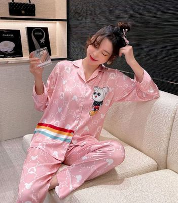 pijama juda chiroyli