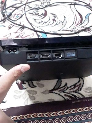 Ps 4 narx 3 500 000 tel  957572855