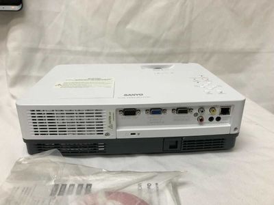Проектор Sanyo PLC-XD2200 xolati yaxshi ishlatilgan