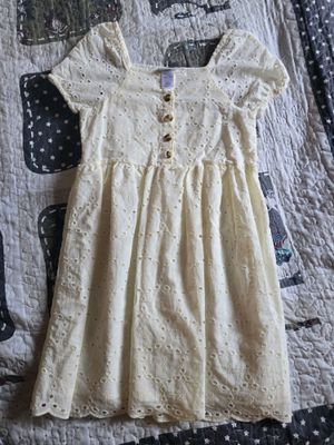 новое платье на 7-8 лет очень хорошее