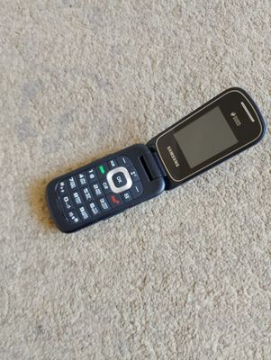 Telefon sotiladi holati yaxshi