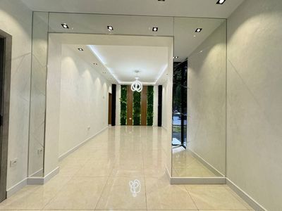 Срочно! Продажа Готовый офис 90 кв.м вдоль дороги, Яшнабад район.