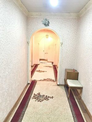 Олий Мажлис рўпарасидаги (Дружба Народов) квартира ижарага берилади