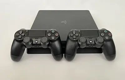 Prodam Idyal PS 4 Slim 1TB versa 9.00
