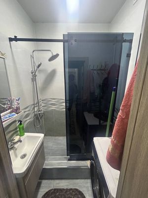 Стеклянное душевое окно