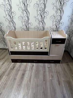 Продаётся детская кроватка