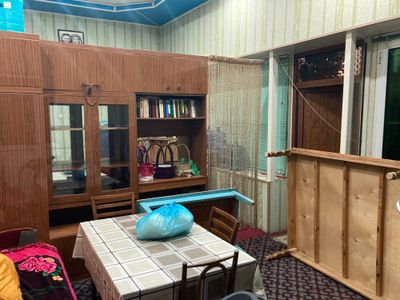 Таълабалар (4 киши яшаса бўлади) ёки Оилага ижарага жой берилади.
