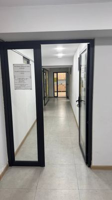 Skolniy etaj 180 m2 arendaga beriladi Yakkasaroy