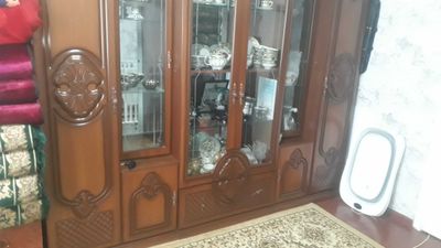 Мебель сервант сотилади