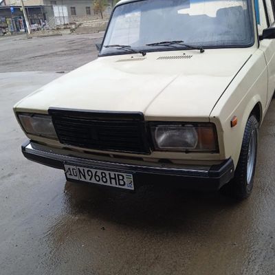 Vaz 2107 sotiladi