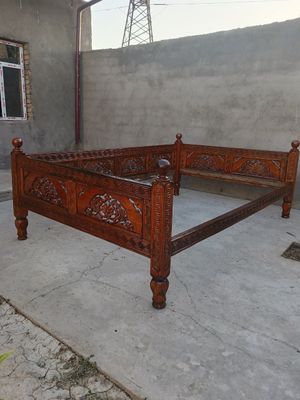 Tapchan kravat sotiladi