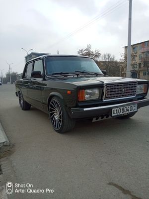 Vaz 2107 sotiladi