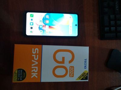 Продается смартфон Tecno Spark Go 2024, 4/64 GB. В отличном состоянии.