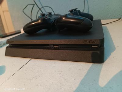 PlayStation 4 slim stochno uyda ishlatilgan faqat edial