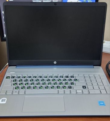 Срочно продаётся ноутбук б/у в хорошем состоянии hp модель