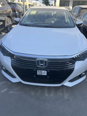Honda crider qora oq ranglari bor