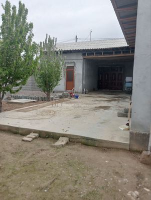 Uy sotiladi hamma sharoit bor