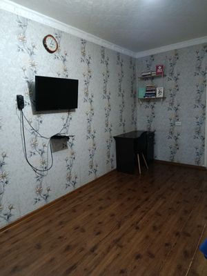 Сдаётся 2/5/5, болкон 2×6,Буз 2, ор-р ЭКО базар! Коммунальные в нутри!