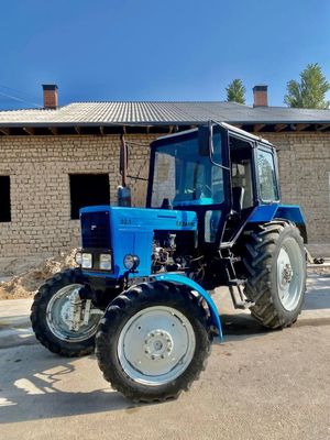 Traktor Belarus 82.01