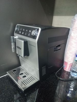 Kofi mashina Delonghi