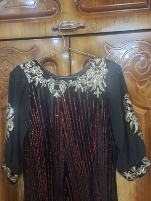 vechirni kuylak 1marta kiyilgan razmeri 44ga46