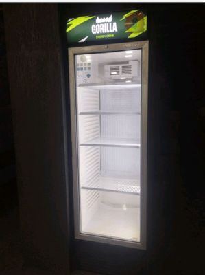 витрина холодильник сотилади холати яхши