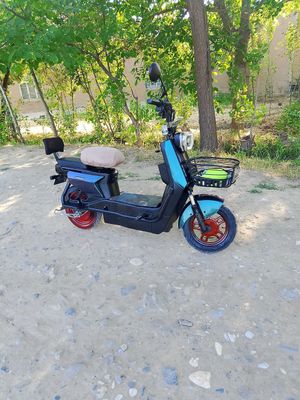 Diqqat eʼlon sukutir sotiladi dinami bor o'z o'zini zaryad qiladi